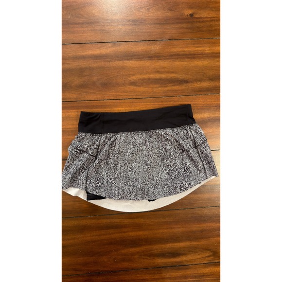 lululemon athletica Pants - Lululemon Pace Rival Skirt Black White Static Print Athletic Skort Women Size 4